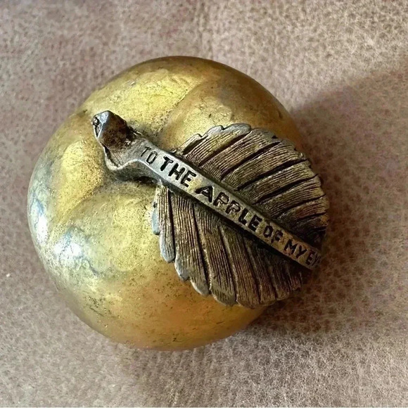 Gilt Bronze Apple Paper Weight Vintage Bronze/Gold “To The Apple Of My Eye” - Picture 2 of 7
